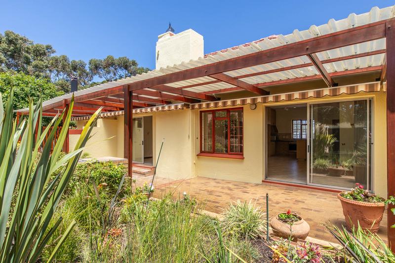 3 Bedroom Property for Sale in Bergvliet Western Cape